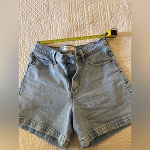 Abercrombie & Fitch dad short